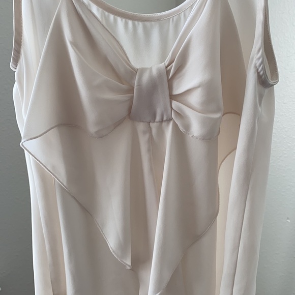 Cream tank with bow detail on back - Picture 3 of 4